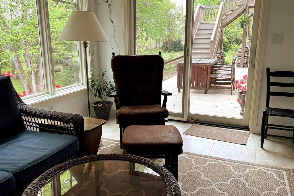 Bluebirds Nest 10 Min To Avl Biltmore Hot Tub Cont Bkfst Sparkling Water Asheville Exteriör bild