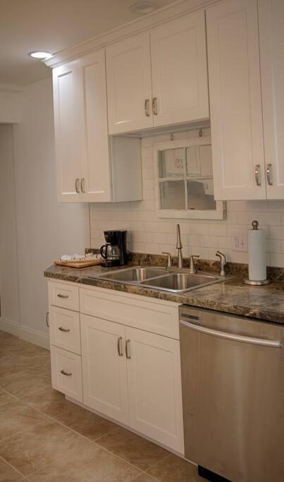 Bluebirds Nest 10 Min To Avl Biltmore Hot Tub Cont Bkfst Sparkling Water Asheville Exteriör bild